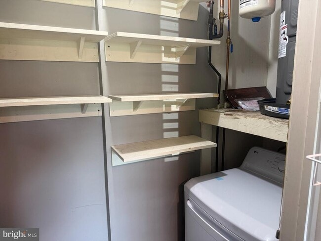 Building Photo - 612 N Shady Retreat Rd