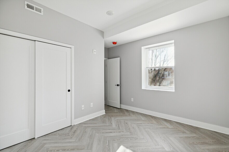 Building Photo - 862 N 41st St