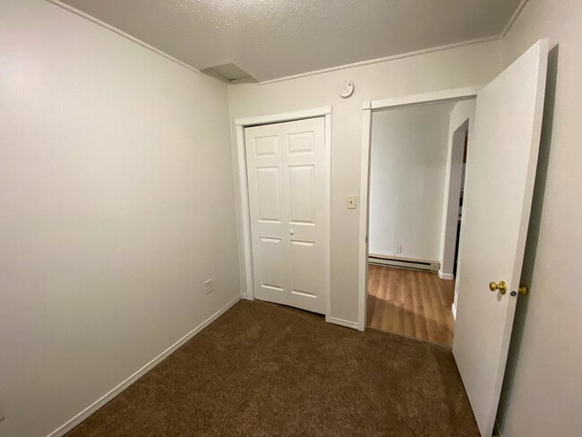 Building Photo - 214 2nd Ave W