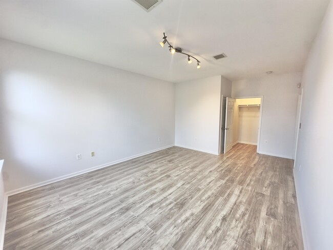 Building Photo - 197 VAN HORNE St