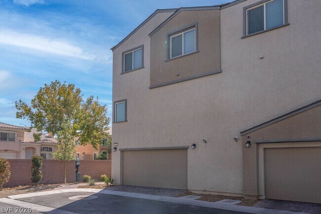 Building Photo - 3541 Reserve Ct