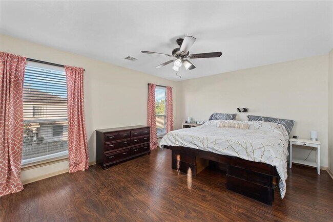 Building Photo - 20706 Stewart Crest Ln