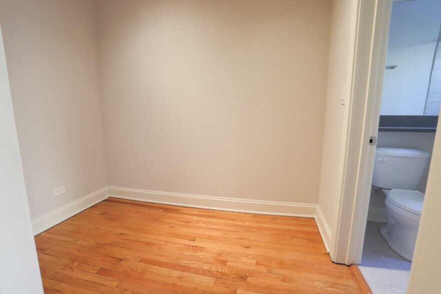 Building Photo - 2315 N Rockwell St