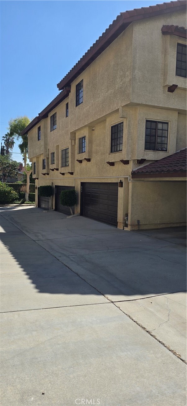 Building Photo - 840 N Harbor Blvd