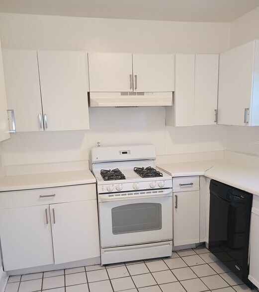 Building Photo - 295 Norwood Ave NE