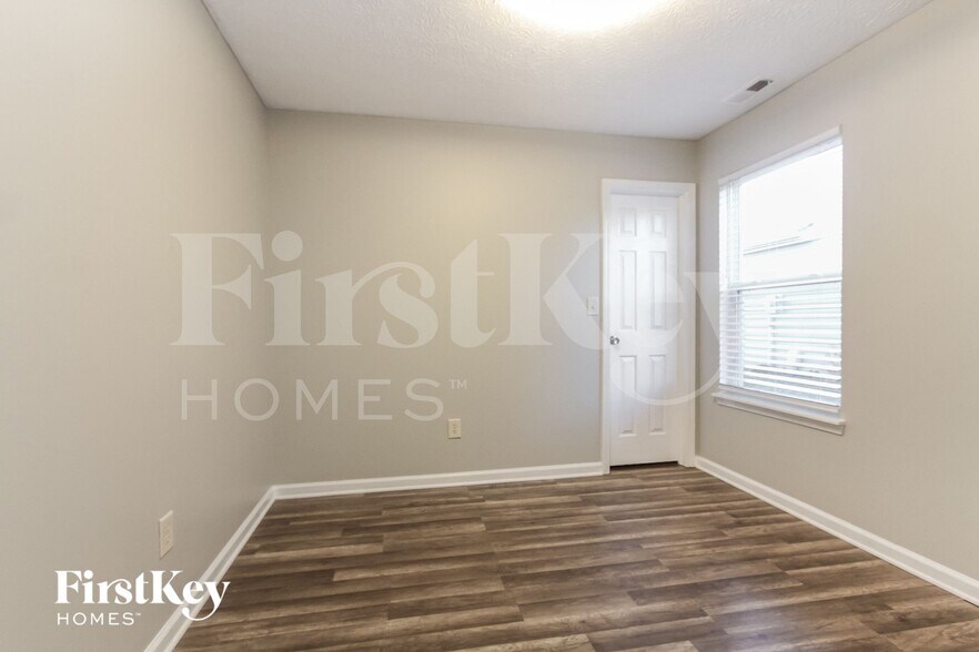 Building Photo - 235 Heartwood Hill