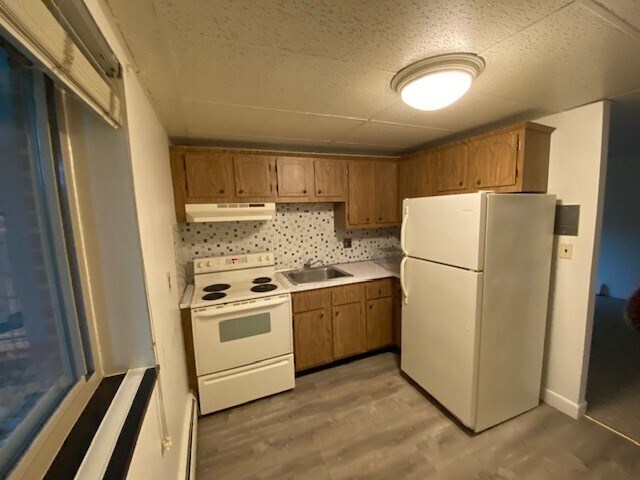 Building Photo - 37 Crystal St