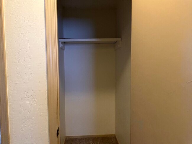 Building Photo - 6128 SW Summit Ave