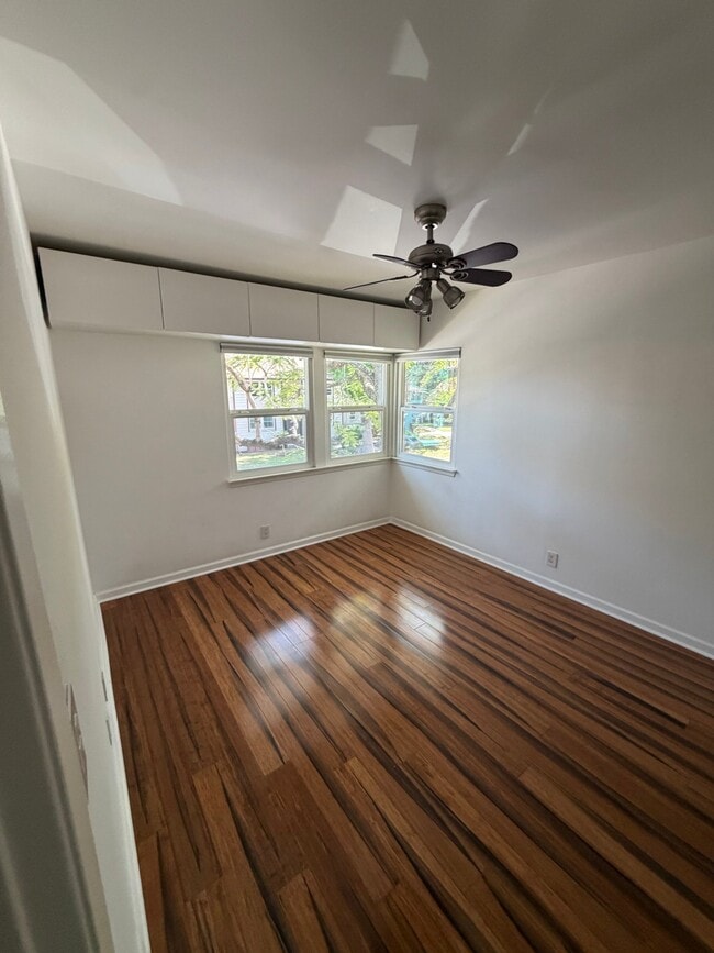 Building Photo - 5842 Bowcroft St