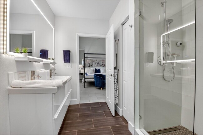 Building Photo - 600 S Dixie Hwy