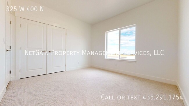 Building Photo - 325 W 400 N St