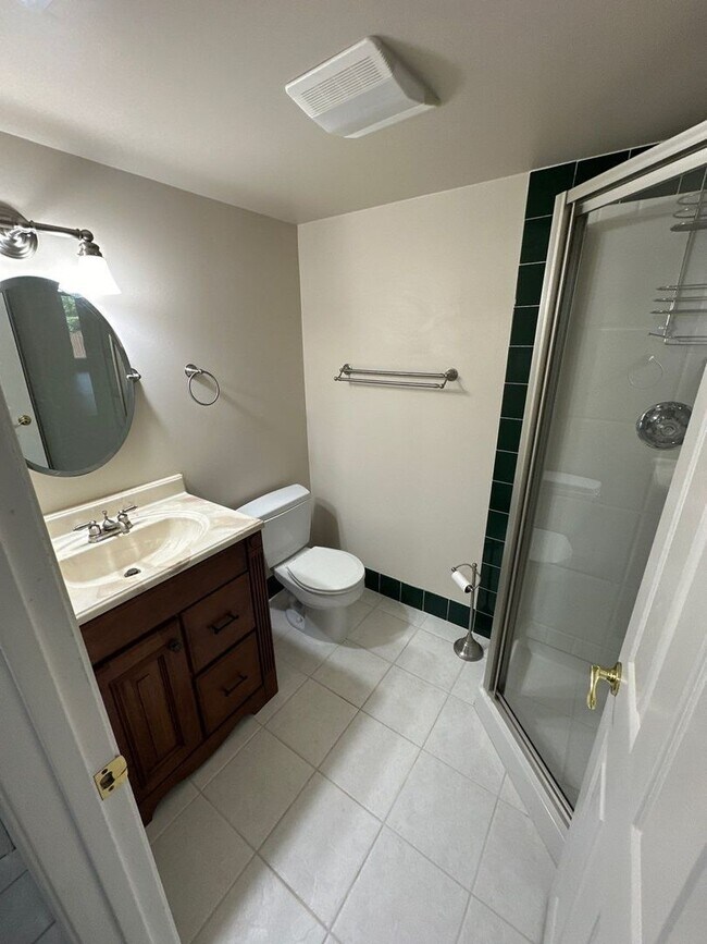 Building Photo - 3 bed Village of Thomas Run