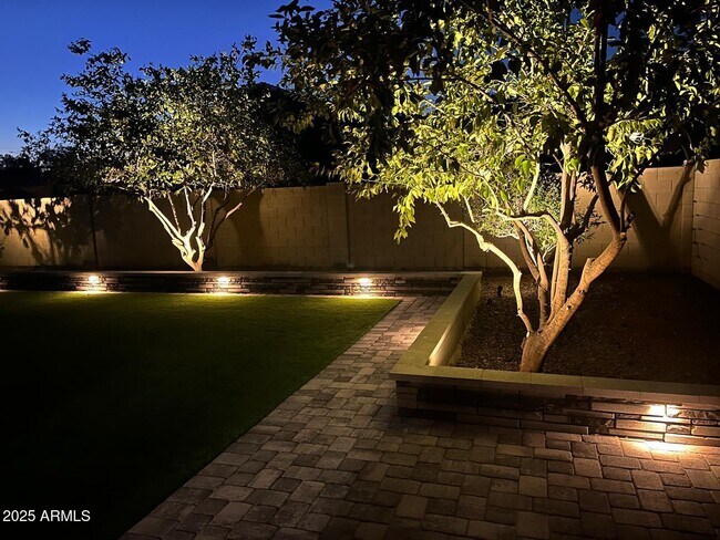 Building Photo - 3806 E Sunstream Way