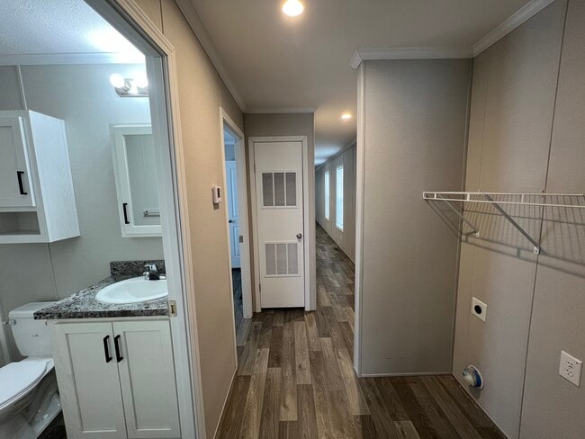 Building Photo - 38058 Pardo Dr