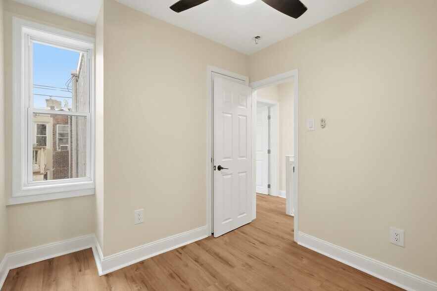 Building Photo - 1441 S Marston St