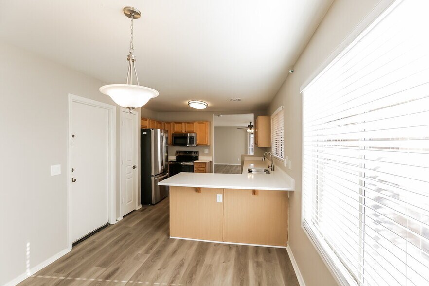 Building Photo - 8156 W Hammond Ln