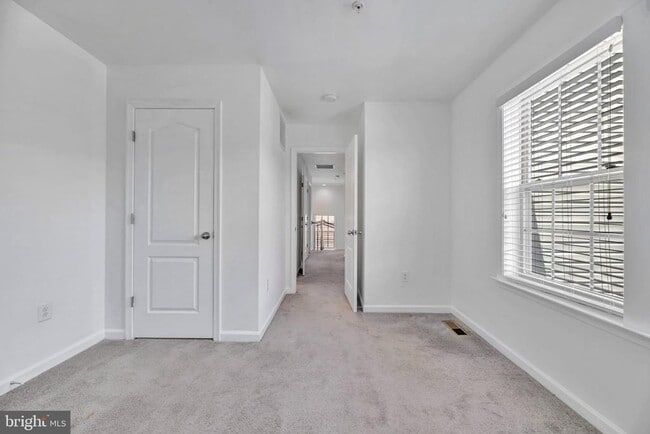 Building Photo - 8008 Hubble Dr