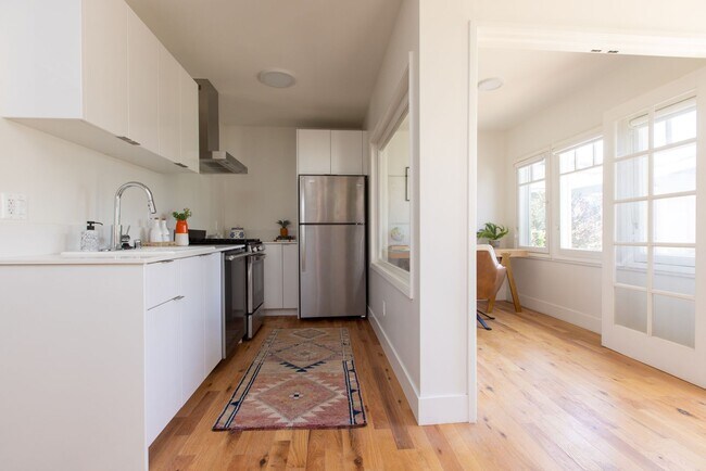 Interior Photo - 1632 6TH AVENUE