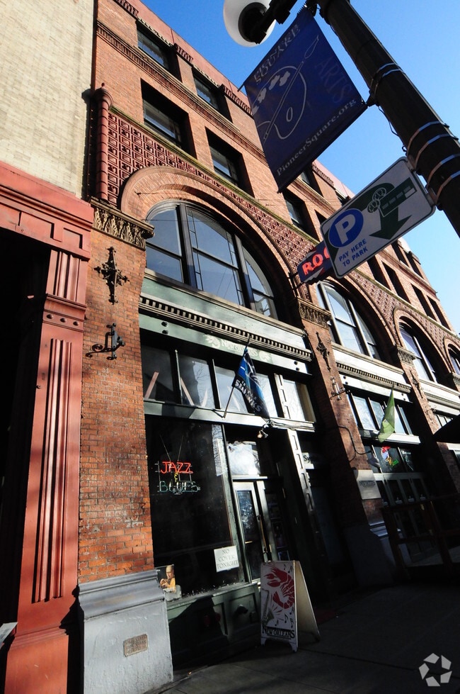 Building Photo - 114 1st Ave S