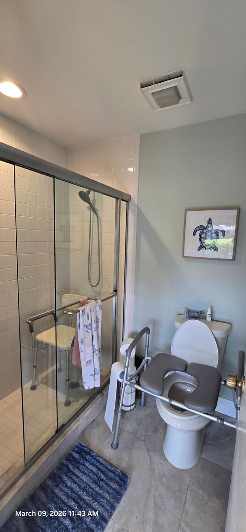 Building Photo - Welcome to **Caloosa Yacht & Racquet Club**, one of Fort Myers’ most charming **gated waterfront ...