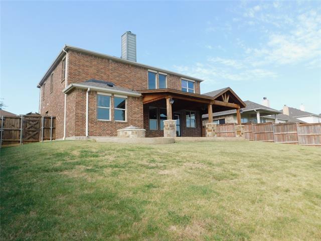 Building Photo - 14904 Riverside Dr