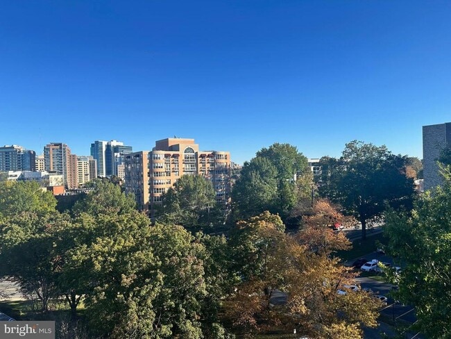 Building Photo - 8315 N Brook Ln