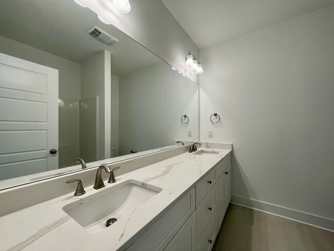 Building Photo - Brand new in Dawson Bluff and move in ready!