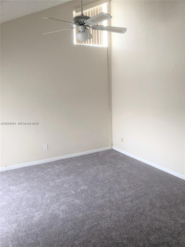 Building Photo - 15820 SW 91st Ct