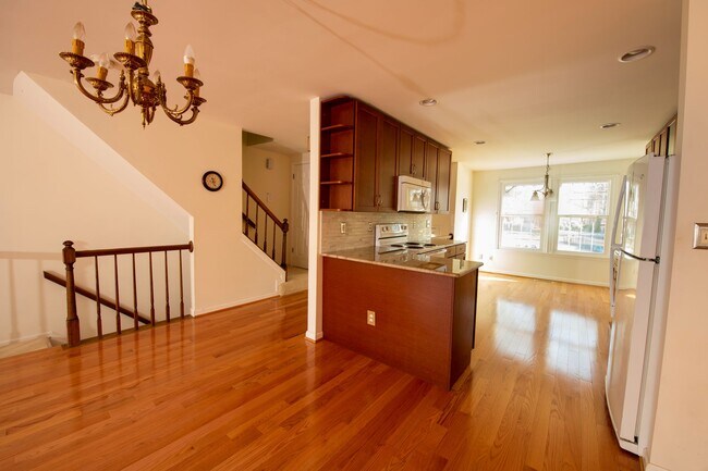 Building Photo - 7259 Swan Point Way