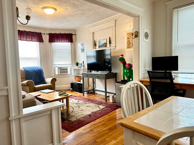 Building Photo - 223 Summer St