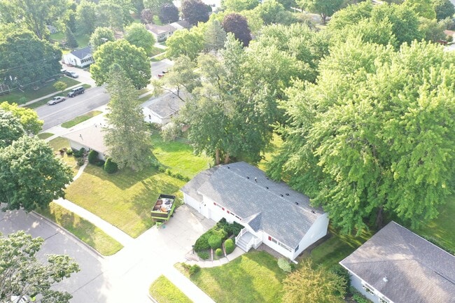 Building Photo - 3620 3rd Pl NW