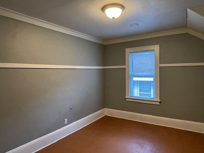 Building Photo - 726 Wilson Ave
