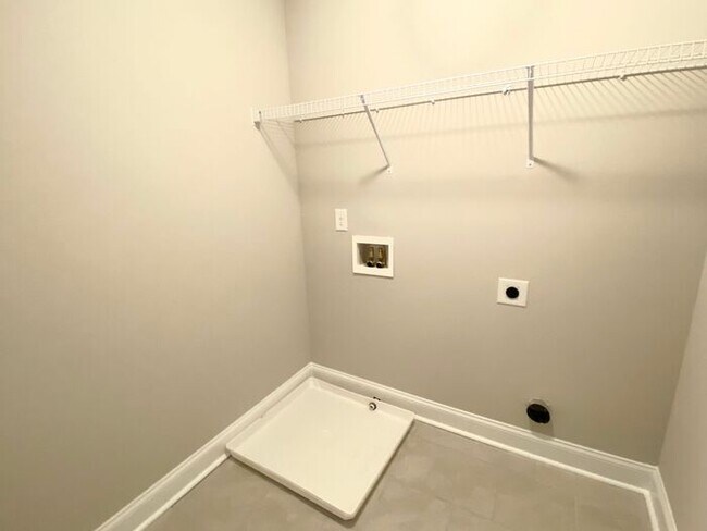 Building Photo - 538 Walton Dr
