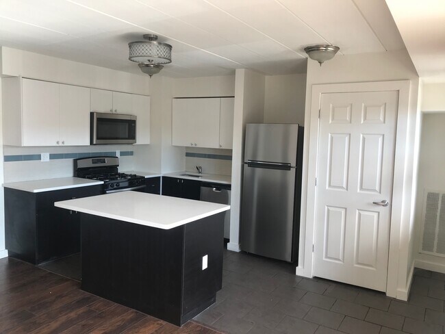 Building Photo - 116 E Montgomery Ave