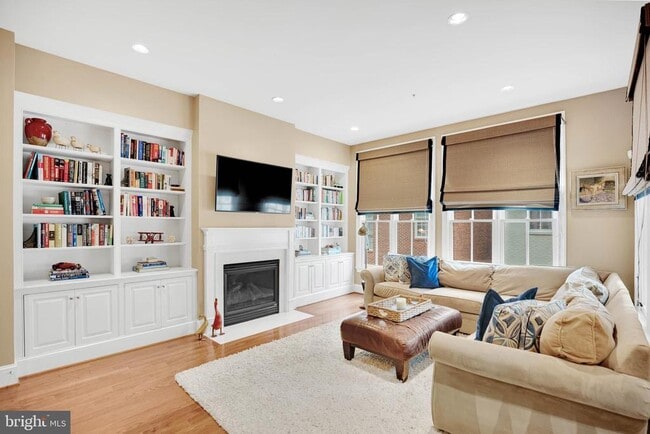 Building Photo - 714 Bracey Ln