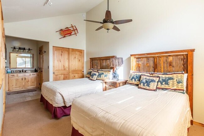 Building Photo - Redpine Chalet