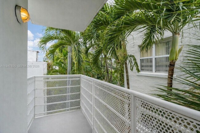 Building Photo - 1532 Drexel Ave