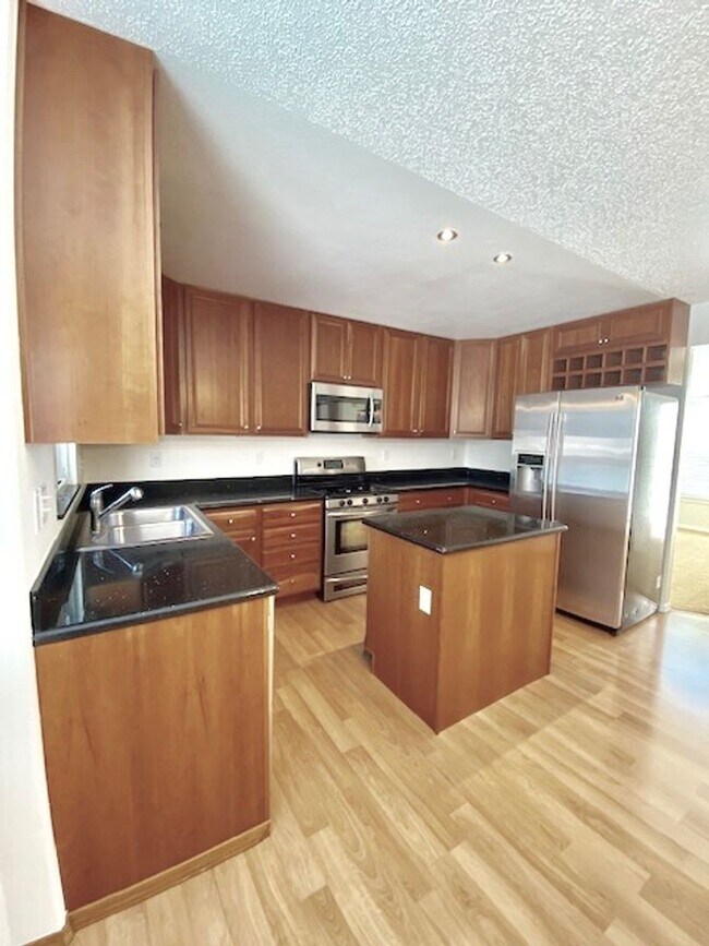 Building Photo - Spacious Briargate 4 Bedroom/3.5 Bathroom Home with huge Yard