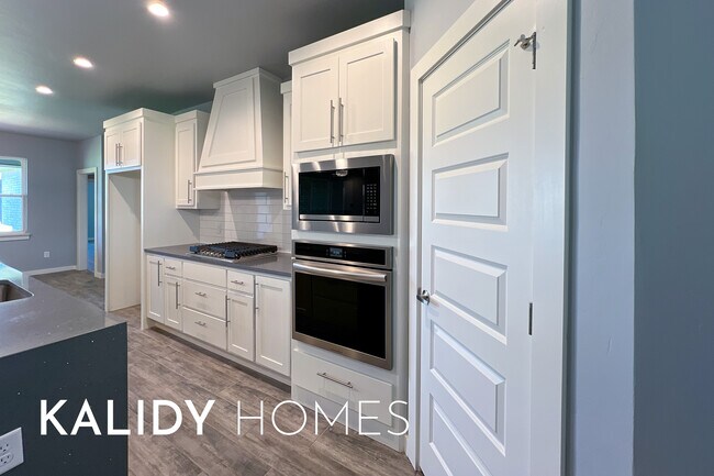 Building Photo - 217 Olde Ml Ct