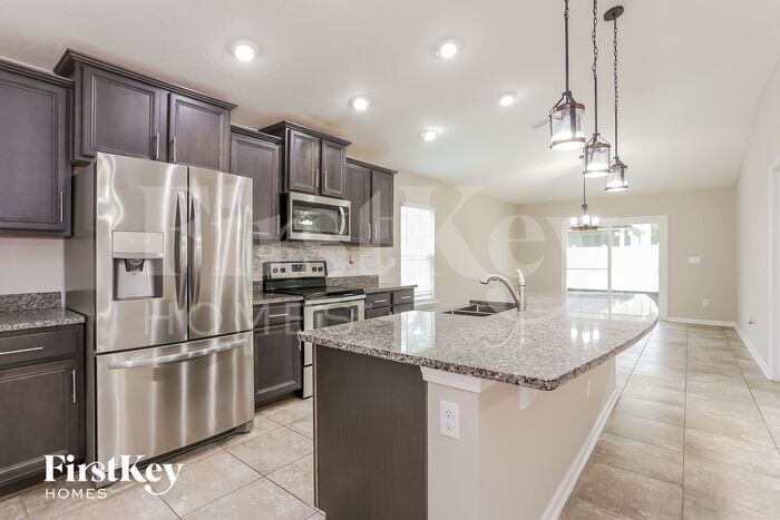 Building Photo - 12556 Itani Wy