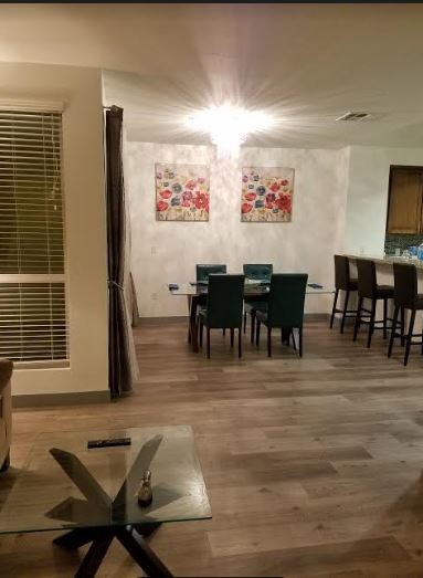 DINING - 21301 Erwin St