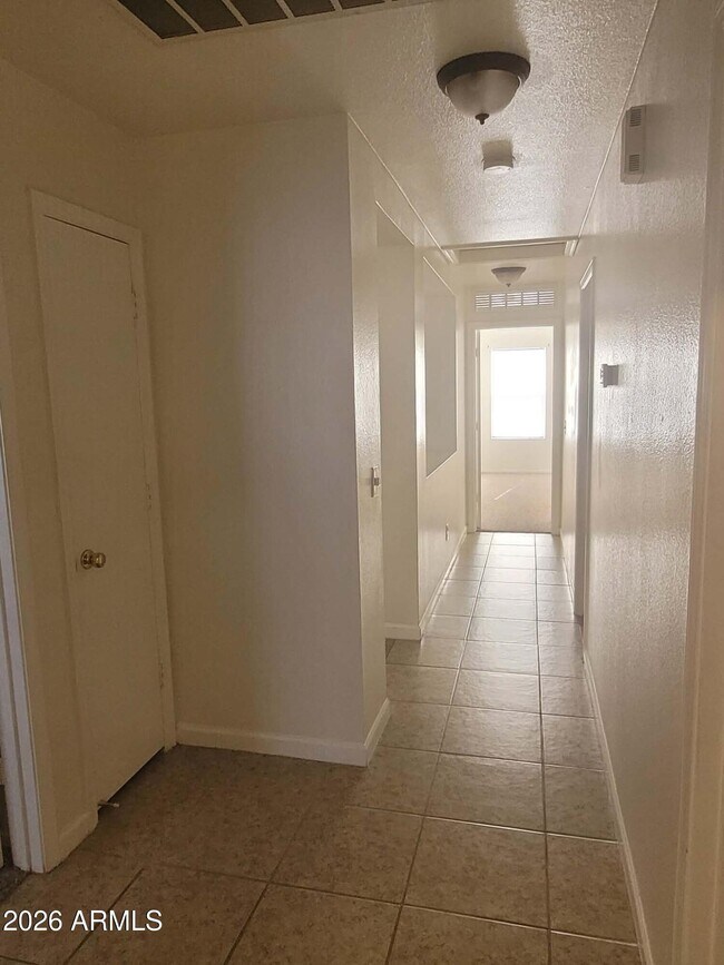 Building Photo - 15733 W Watson Ln