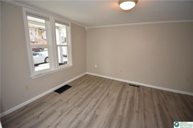 Building Photo - 329 N 9th St