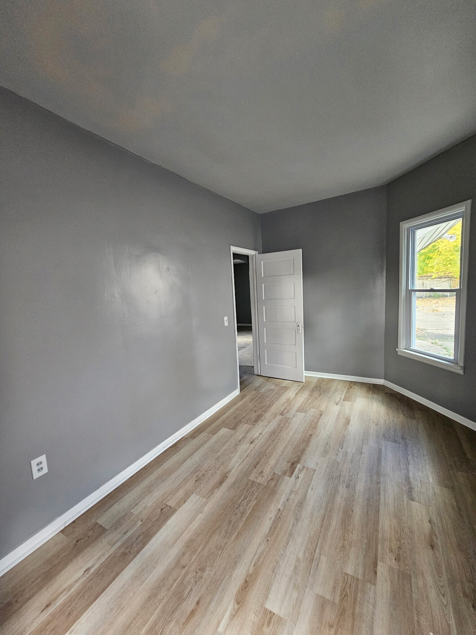 Building Photo - 7815 Rosewood Ave