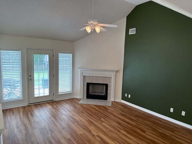 Building Photo - 156 Shady Oak Cir
