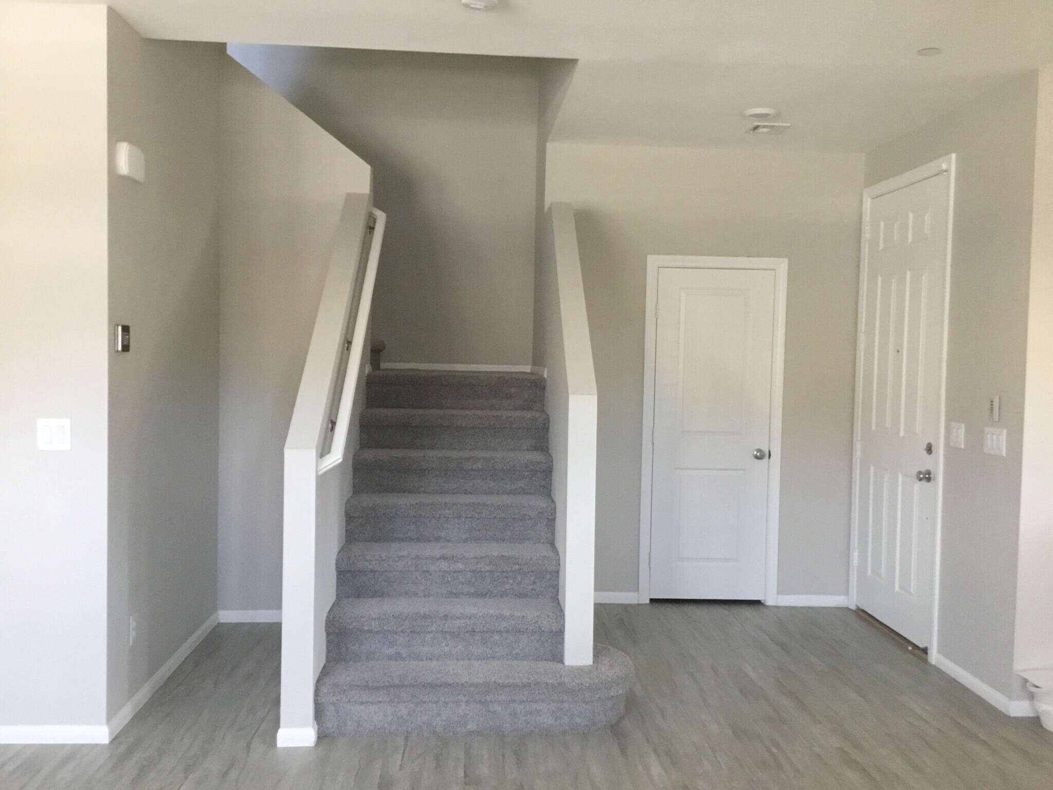 Building Photo - 2883 Cabrillo Terrace St