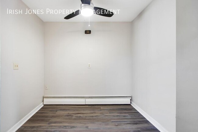 Building Photo - 16 St James Pl