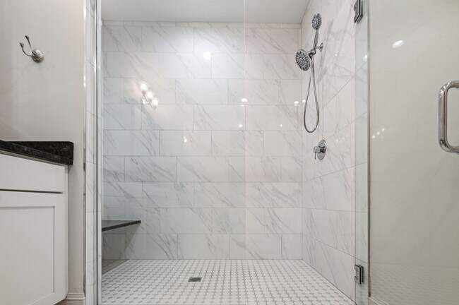 Building Photo - 4059 St Johns Way