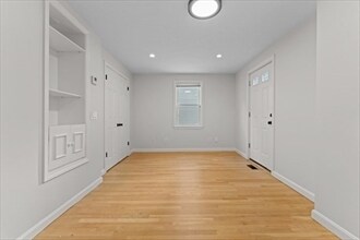 Building Photo - 9 Dexter St