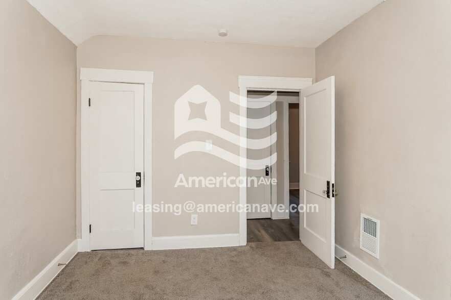 Building Photo - 1542 E 173rd St